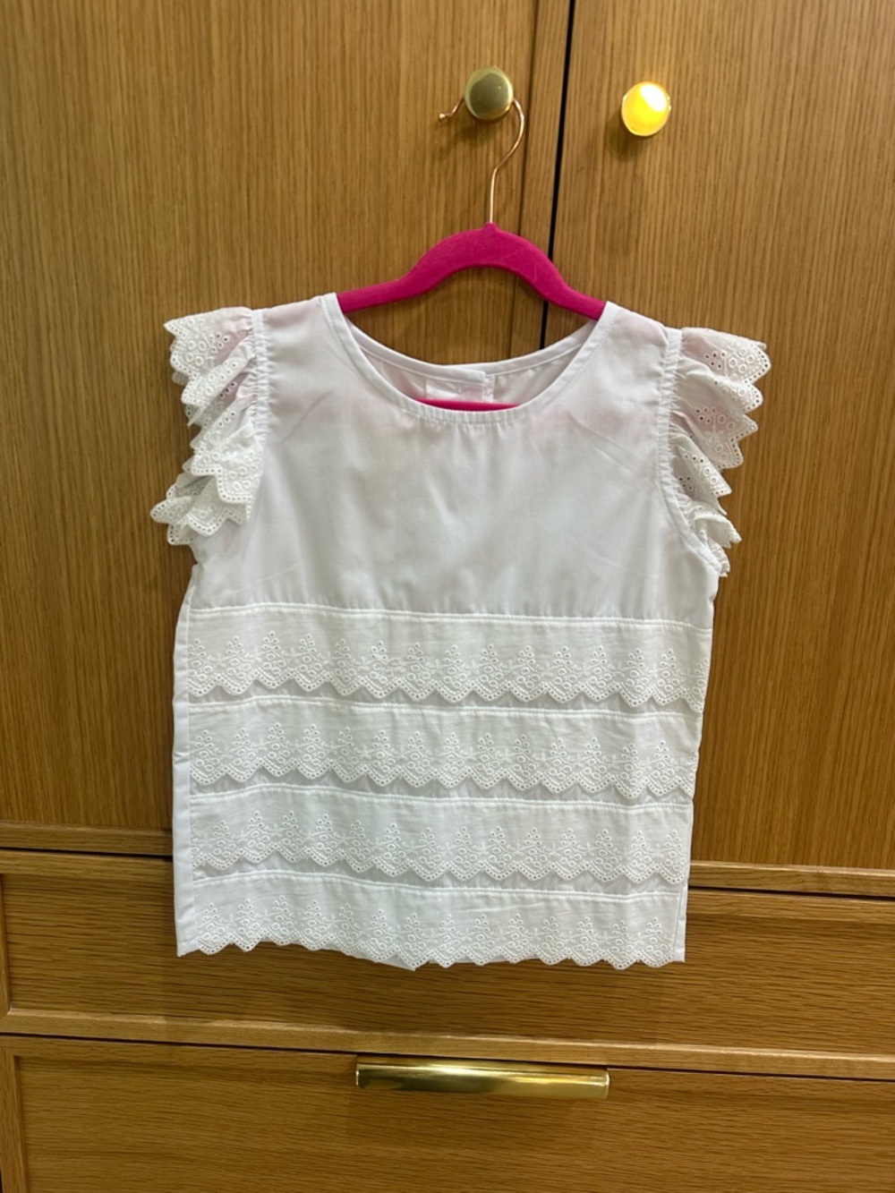 TBBC White Eyelet Flutter Sleeve Top, Size 10